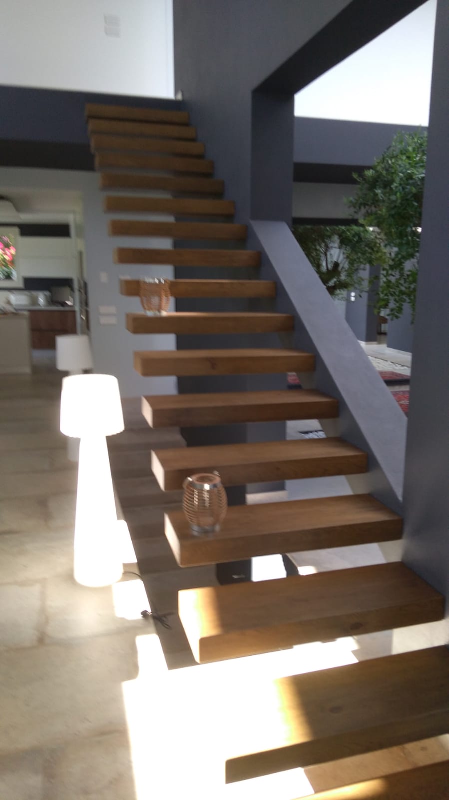 rivestimento scale in legno varese,rivestimento scale parquet varese,rivestimento scala legno varese,scala in legno varese,rivestimento scale interne legno,scale in parquet varese