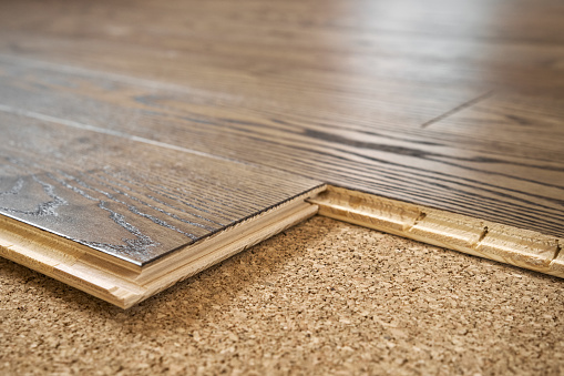 Parquet prefinito Varese: praticità e stile per ogni ambiente