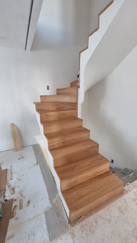 rivestimento scale in legno varese,rivestimento scale parquet varese,rivestimento scala legno varese,scala in legno varese,rivestimento scale interne legno,scale in parquet varese